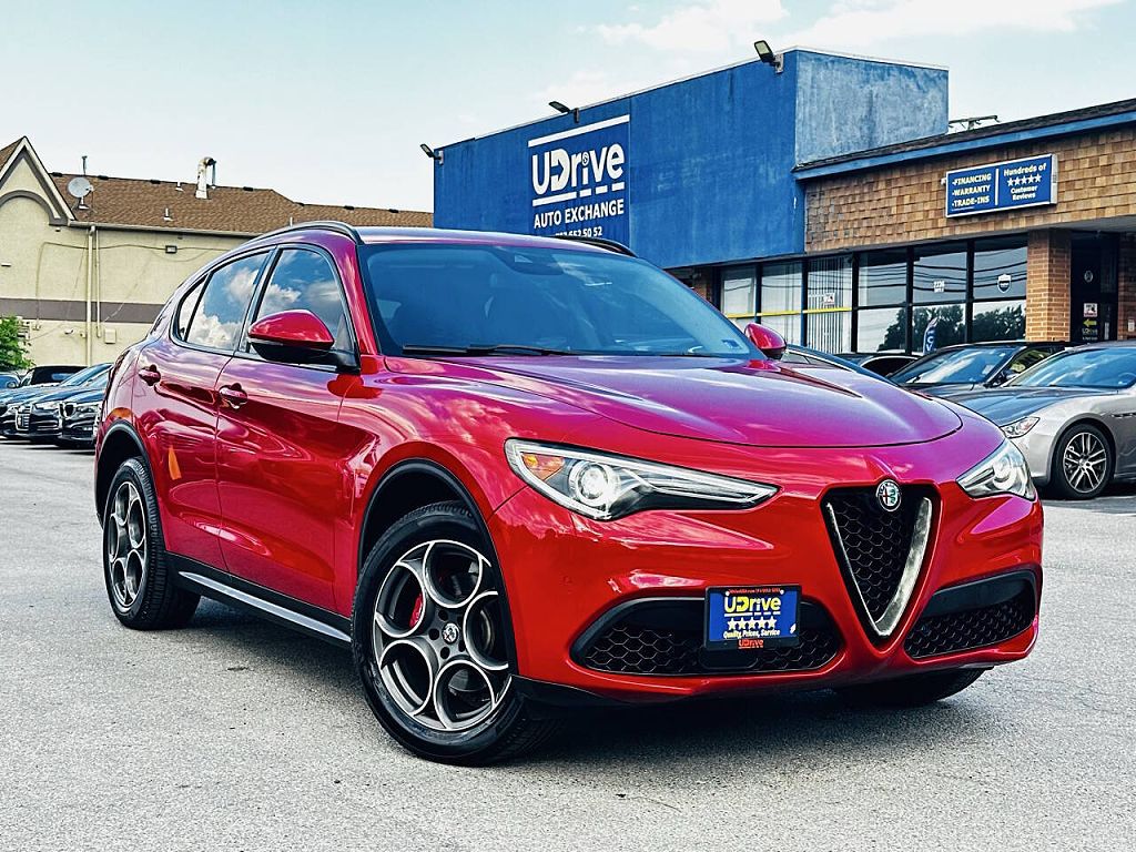 2018 Alfa Romeo Stelvio Sport