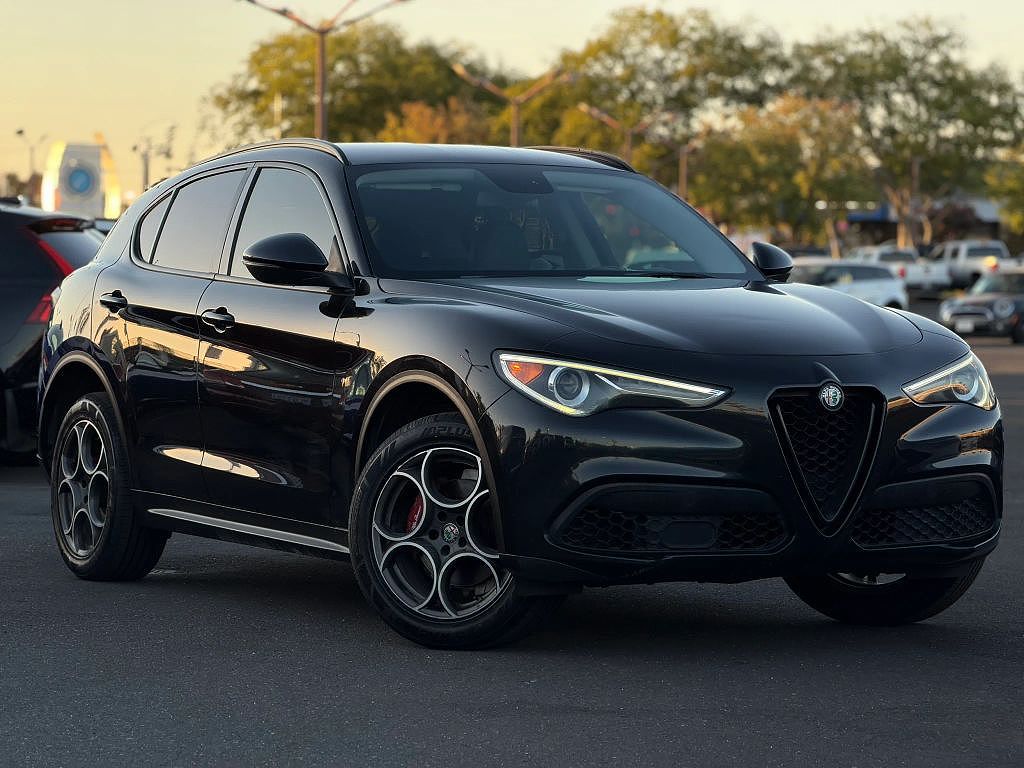 2018 Alfa Romeo Stelvio Sport