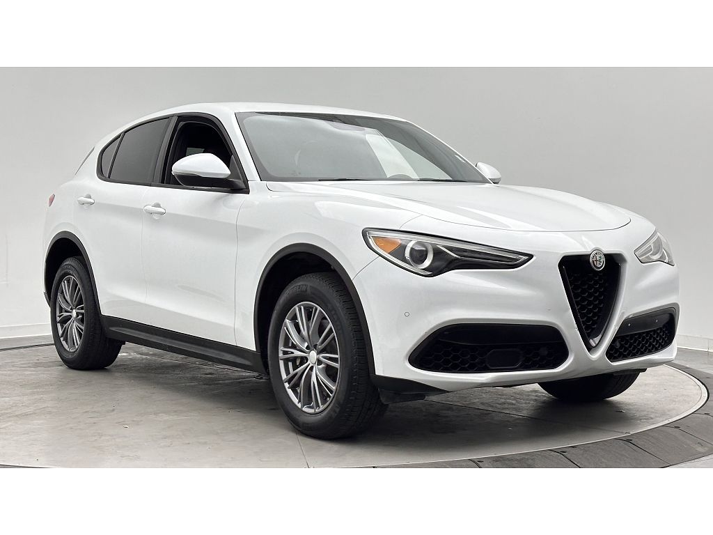 2023 Alfa Romeo Stelvio Sprint