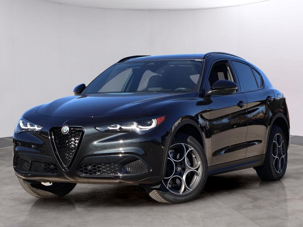 2025 Alfa Romeo Stelvio Intensa