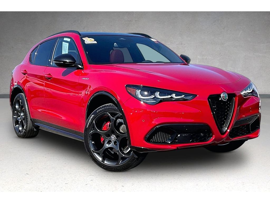 2025 Alfa Romeo Stelvio