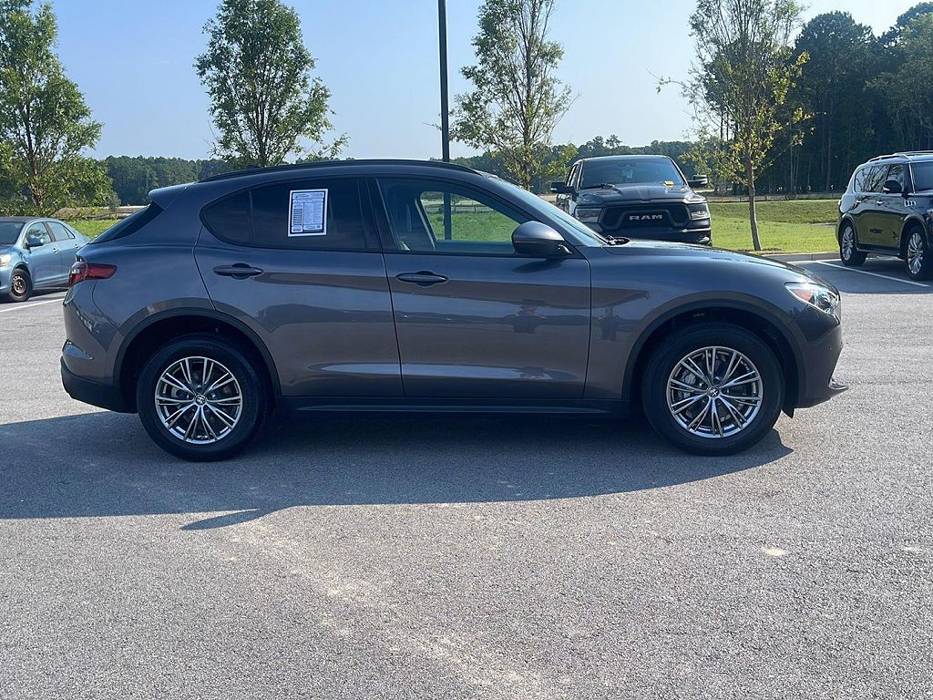 2023 Alfa Romeo Stelvio Sprint