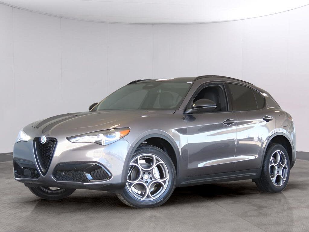 2025 Alfa Romeo Stelvio Intensa