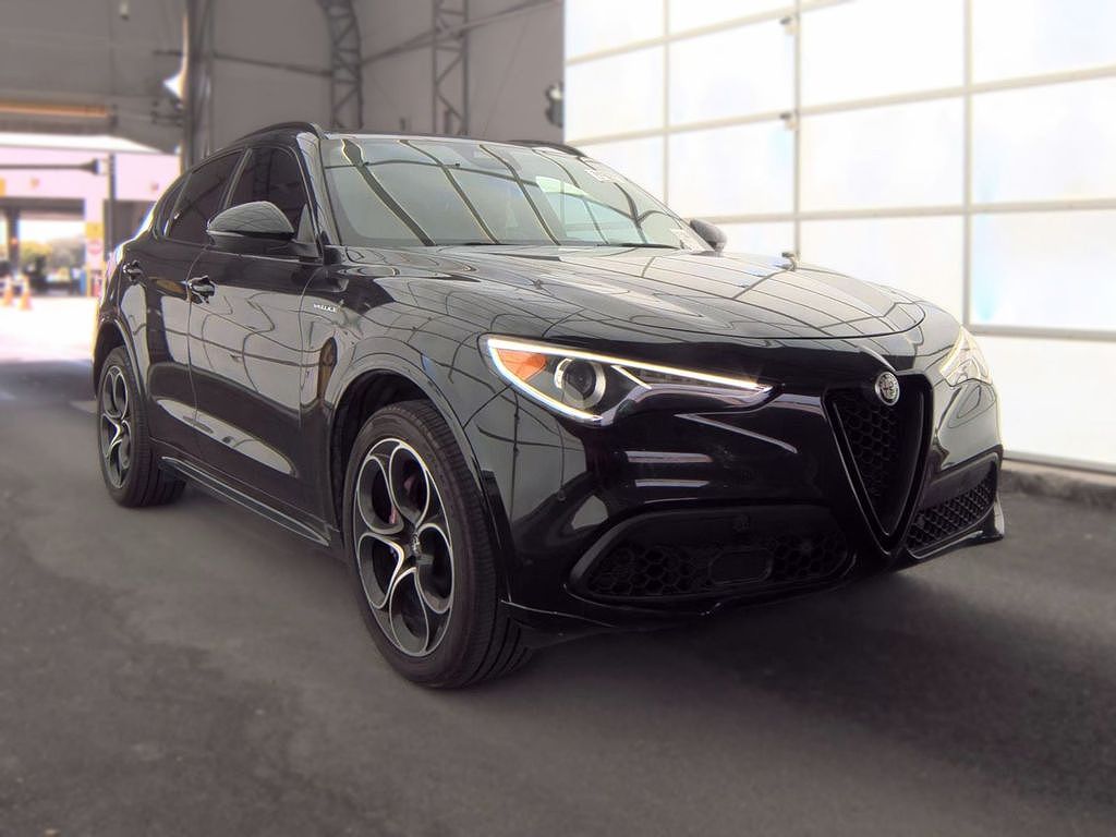 2022 Alfa Romeo Stelvio Veloce