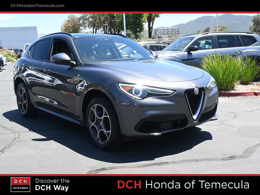 2023 Alfa Romeo Stelvio Estrema