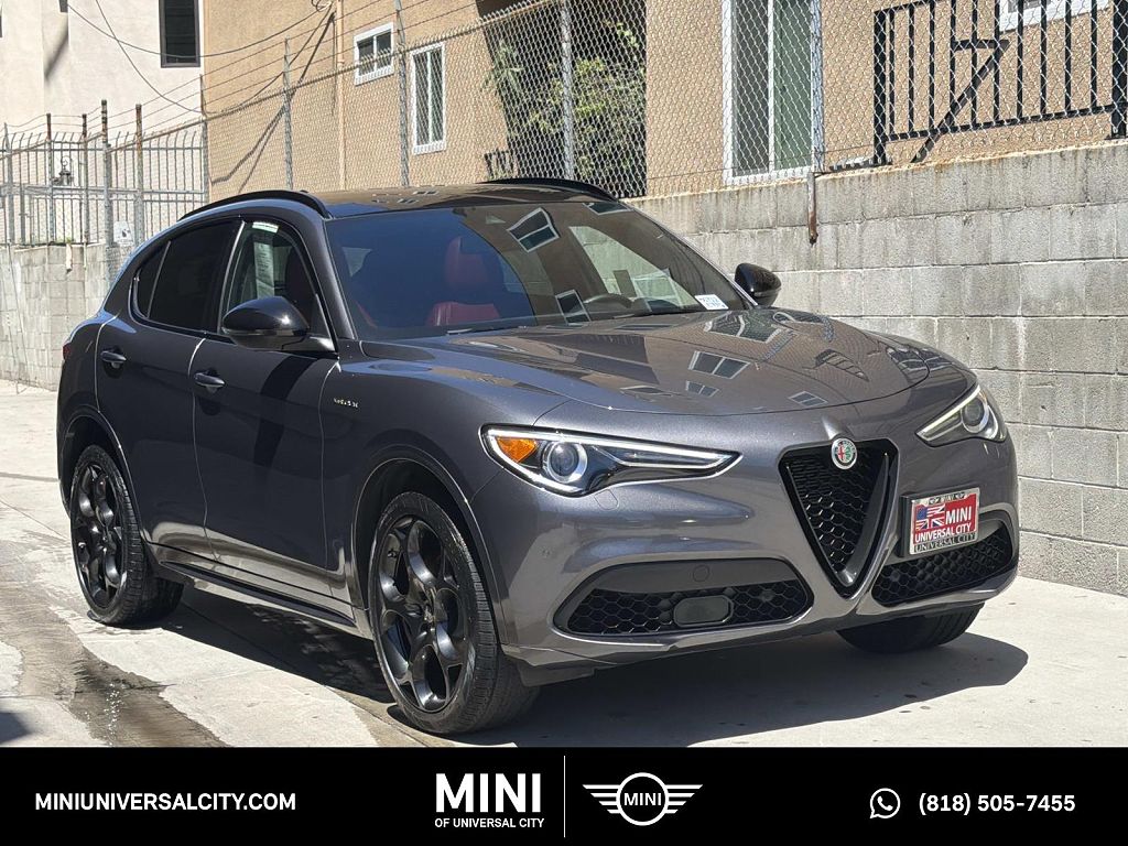 2022 Alfa Romeo Stelvio Veloce