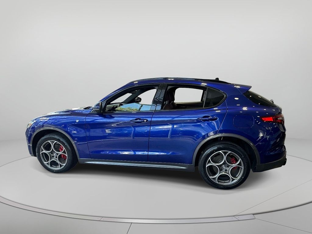 2022 Alfa Romeo Stelvio Veloce