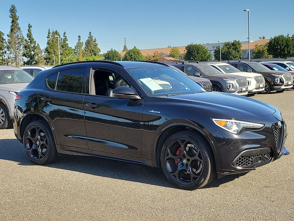 2022 Alfa Romeo Stelvio Veloce