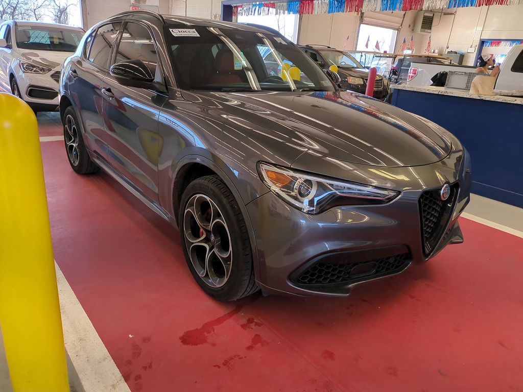 2023 Alfa Romeo Stelvio Veloce
