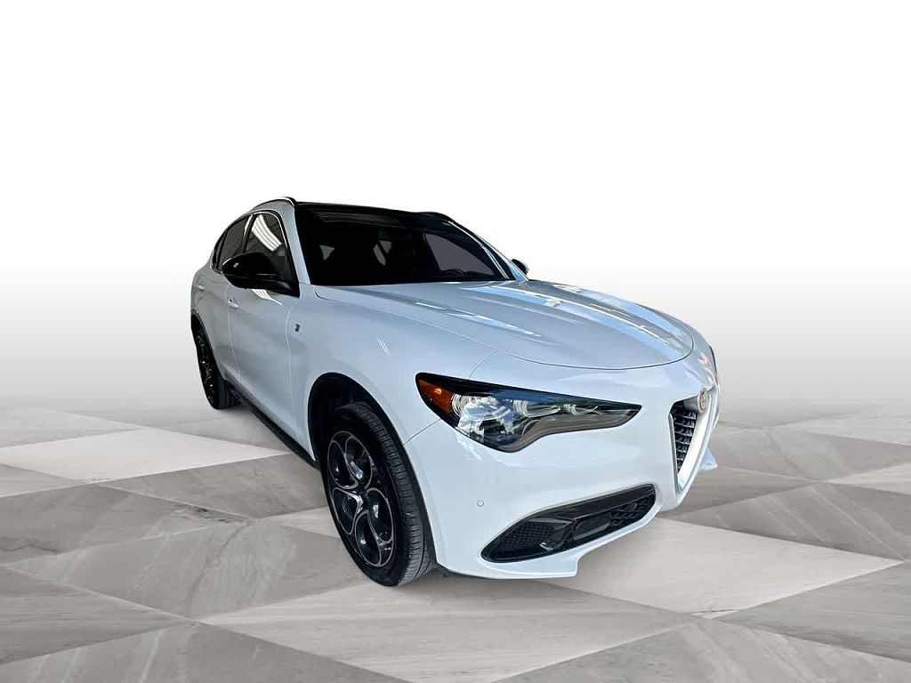 2024 Alfa Romeo Stelvio Veloce