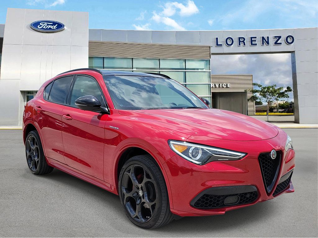 2022 Alfa Romeo Stelvio Veloce