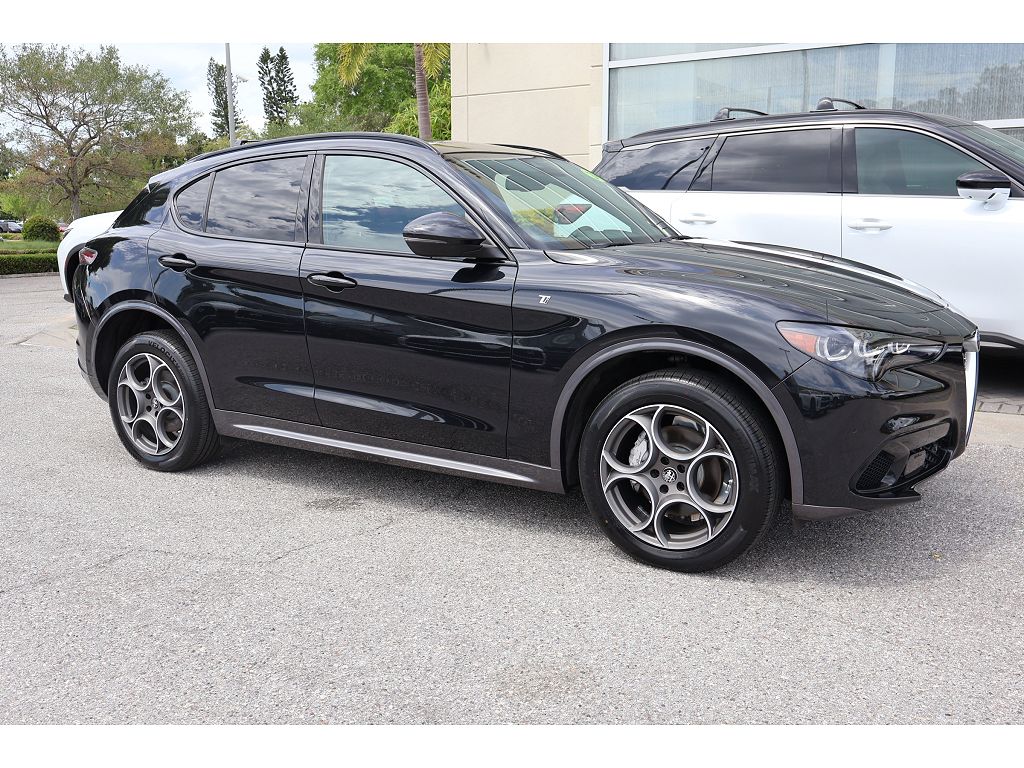 2024 Alfa Romeo Stelvio Ti