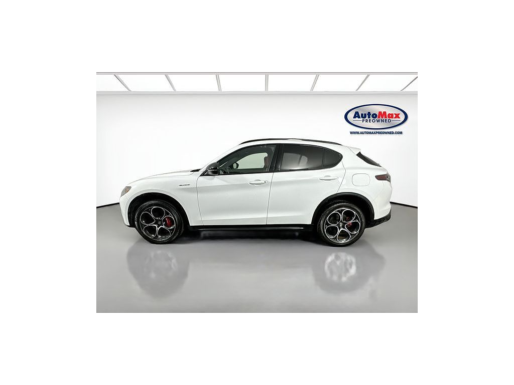 2024 Alfa Romeo Stelvio Veloce