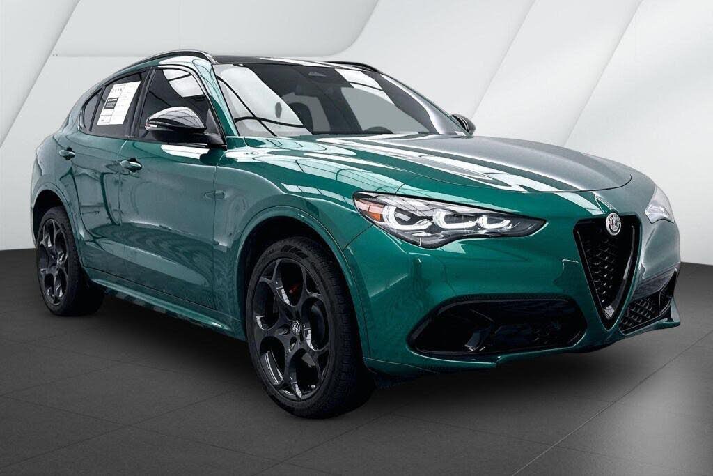 2025 Alfa Romeo Stelvio Tributo Italiano