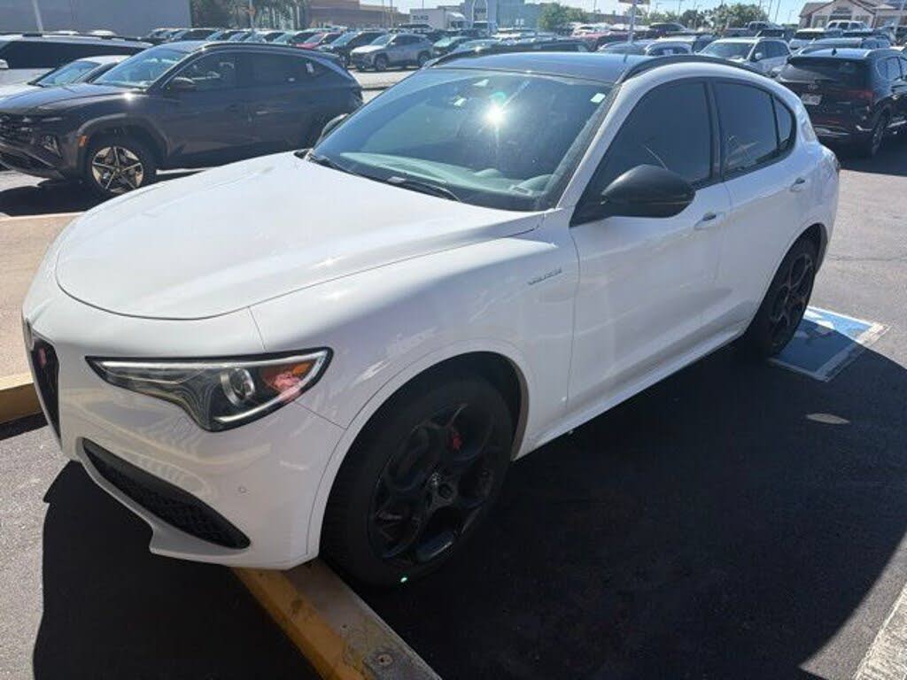 2022 Alfa Romeo Stelvio Veloce