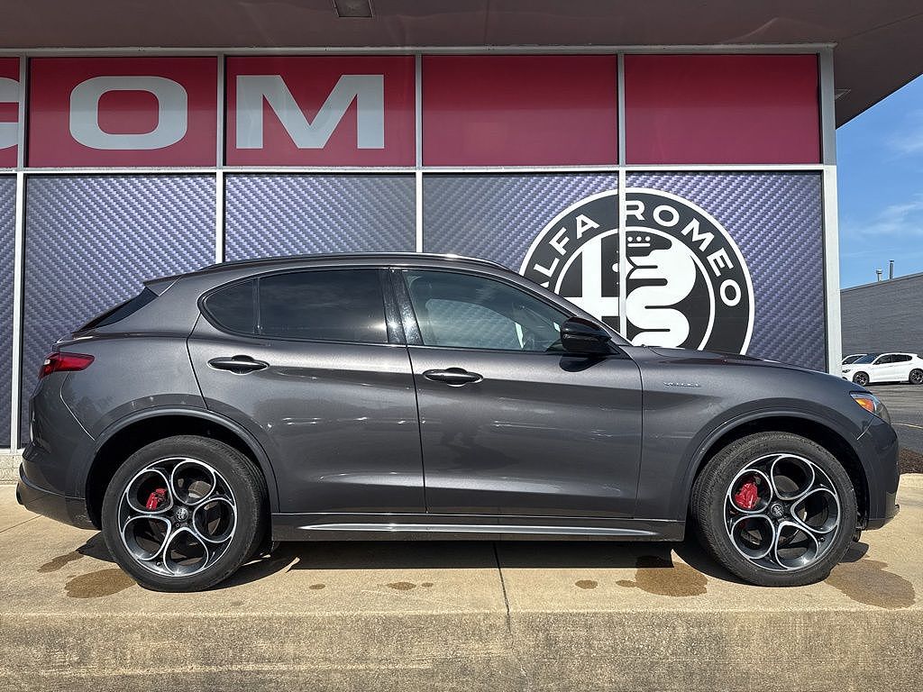 2022 Alfa Romeo Stelvio Veloce