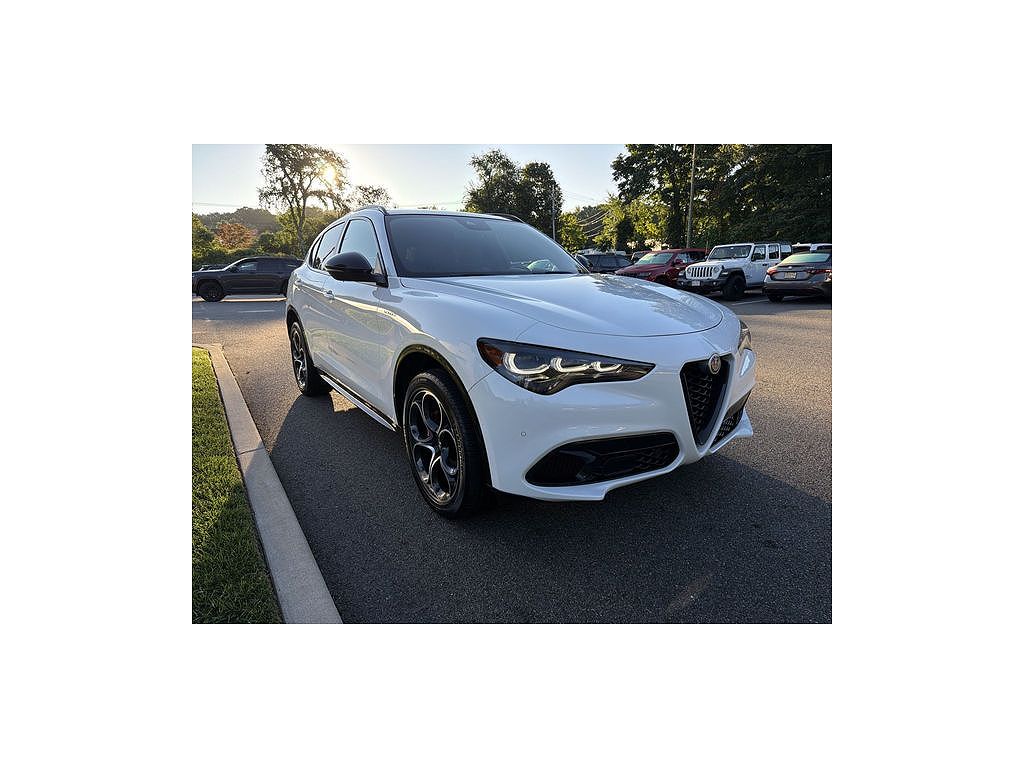 2024 Alfa Romeo Stelvio Veloce