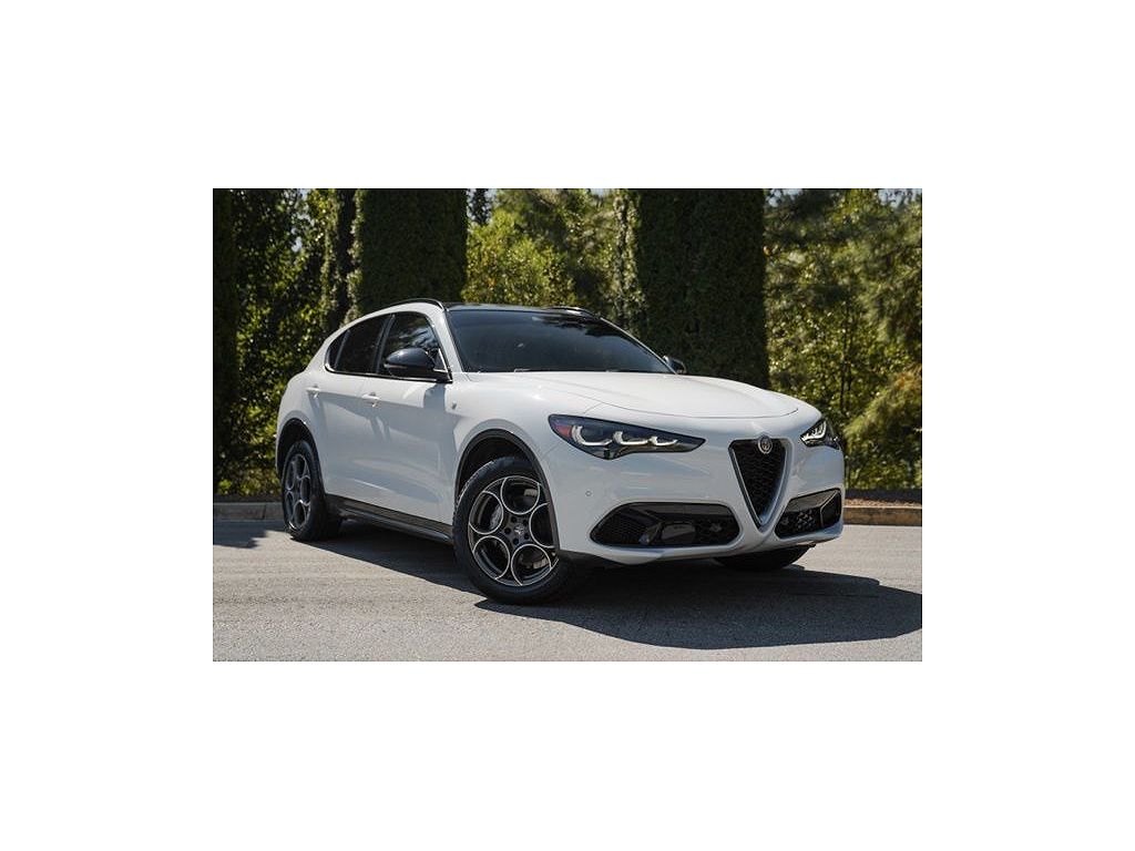 2024 Alfa Romeo Stelvio Veloce