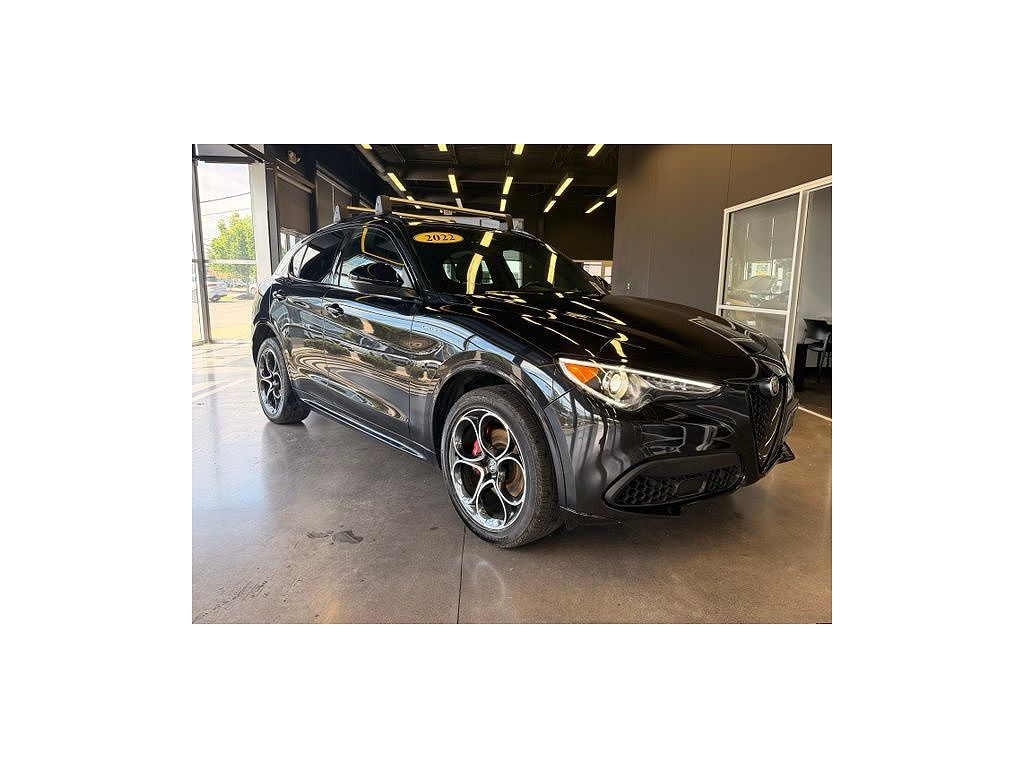 2022 Alfa Romeo Stelvio Veloce