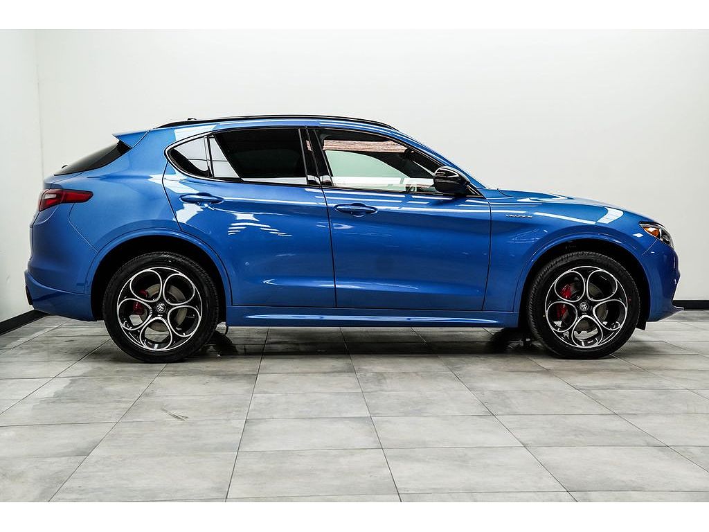 2023 Alfa Romeo Stelvio Veloce