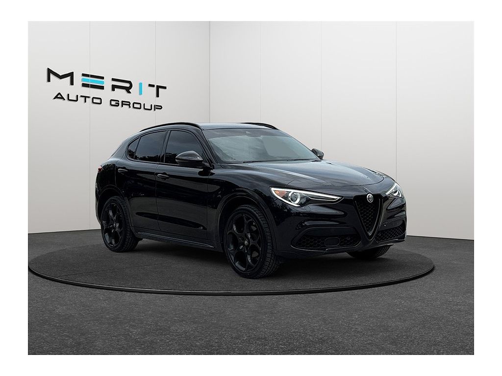 2023 Alfa Romeo Stelvio Estrema