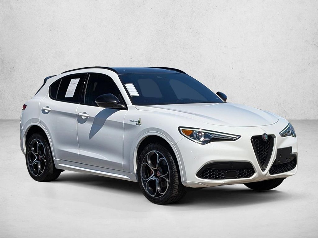 2022 Alfa Romeo Stelvio Ti