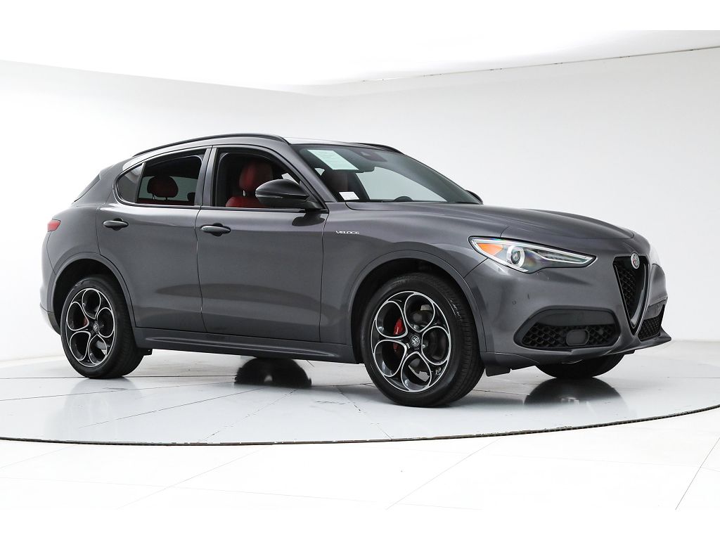 2022 Alfa Romeo Stelvio Veloce