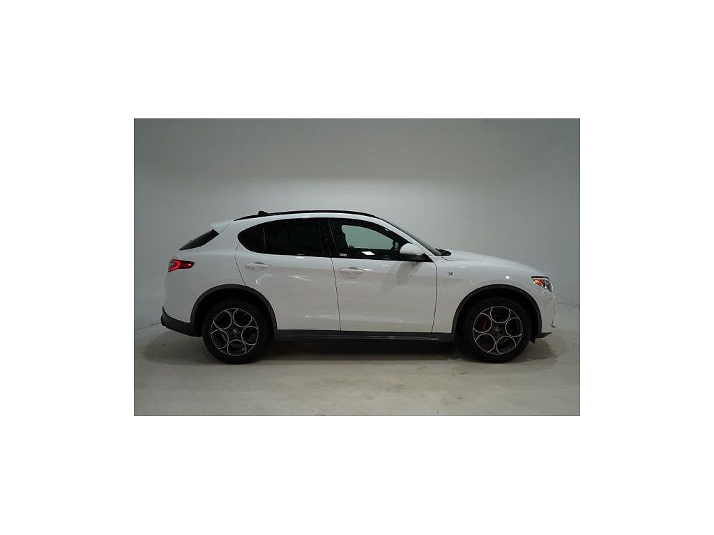2023 Alfa Romeo Stelvio Ti