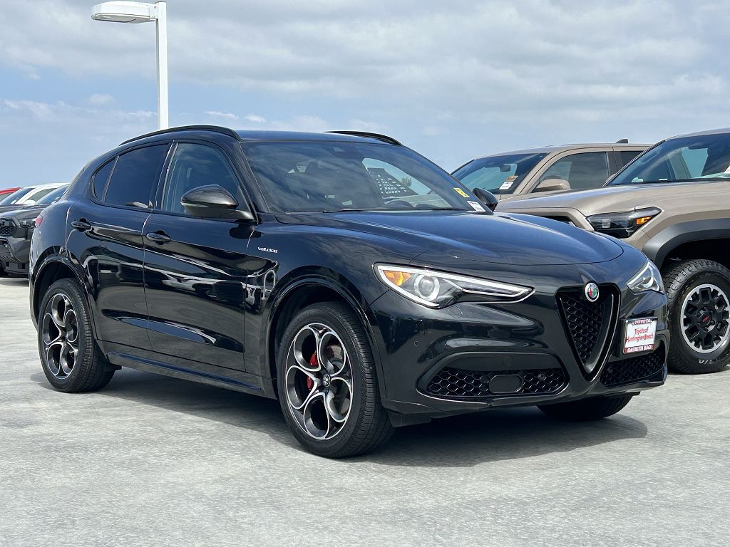 2023 Alfa Romeo Stelvio Veloce