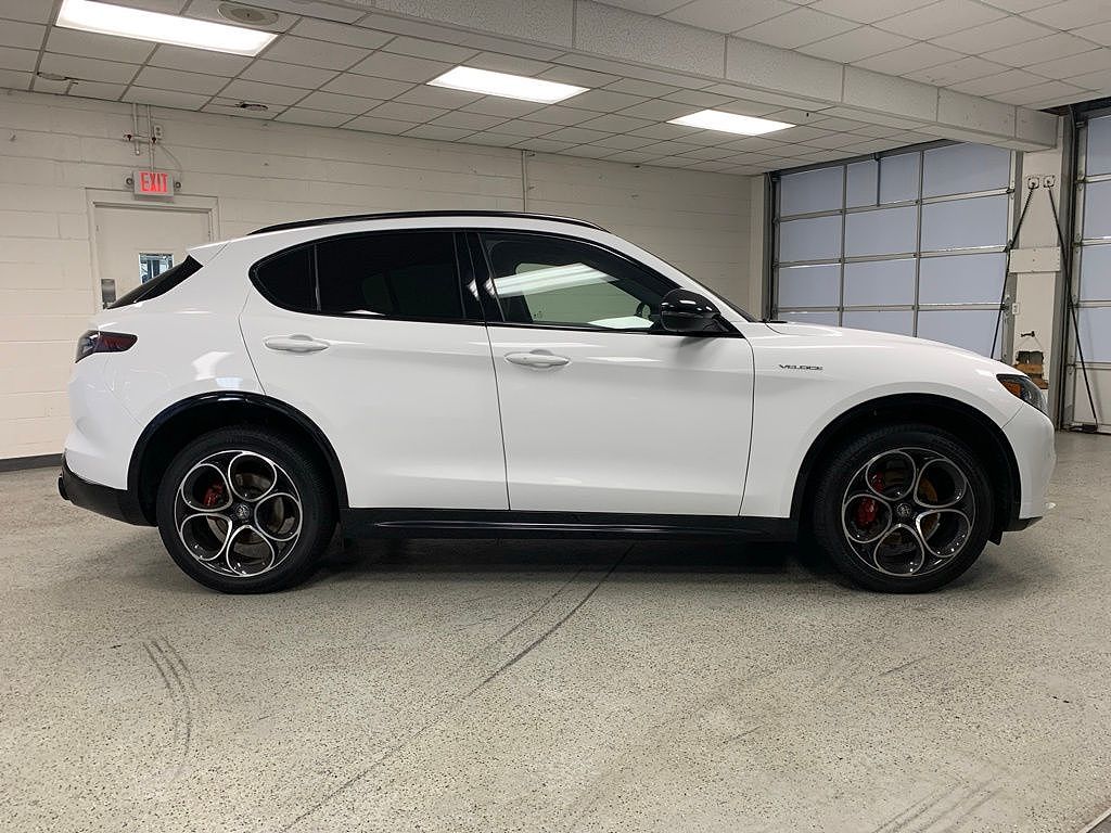 2024 Alfa Romeo Stelvio Veloce