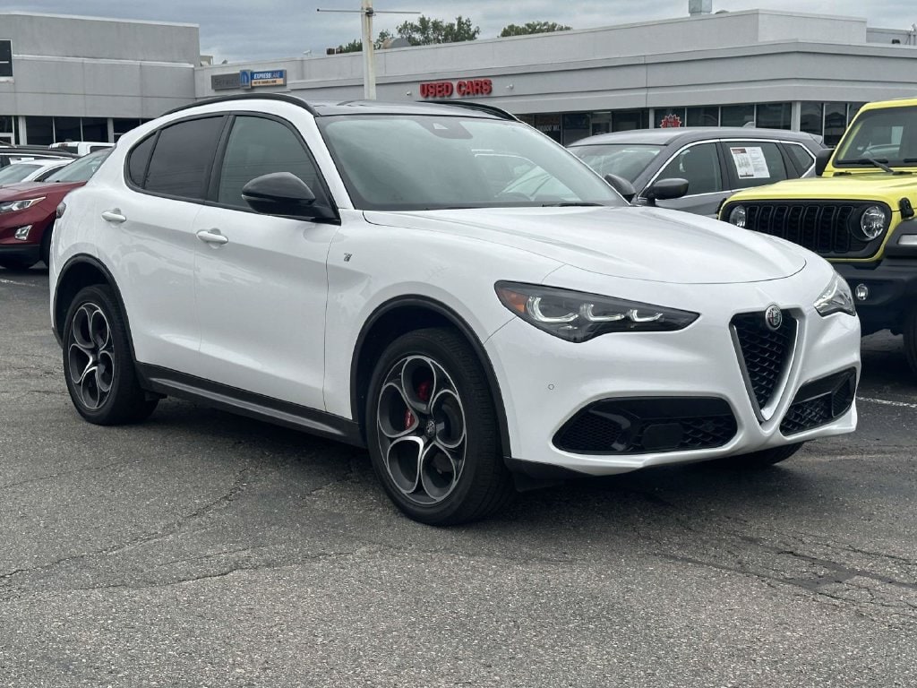 2024 Alfa Romeo Stelvio Veloce