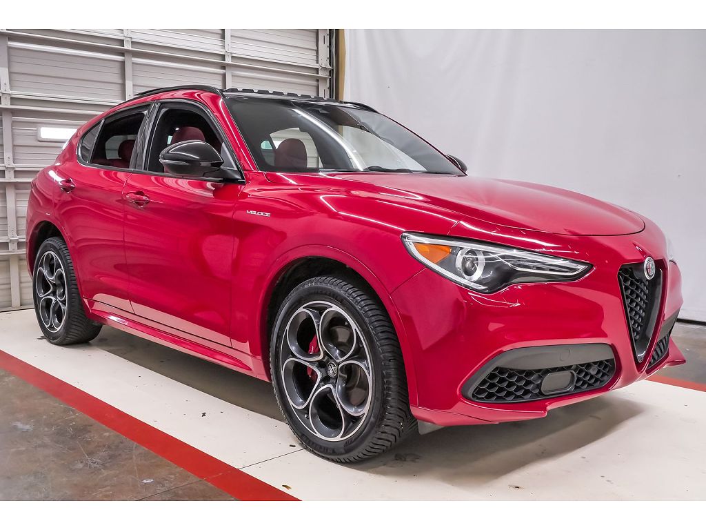 2022 Alfa Romeo Stelvio Veloce
