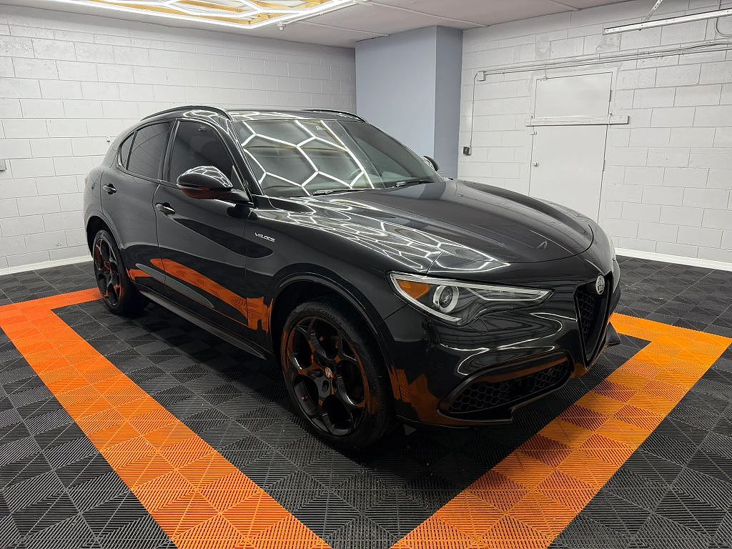 2022 Alfa Romeo Stelvio Veloce