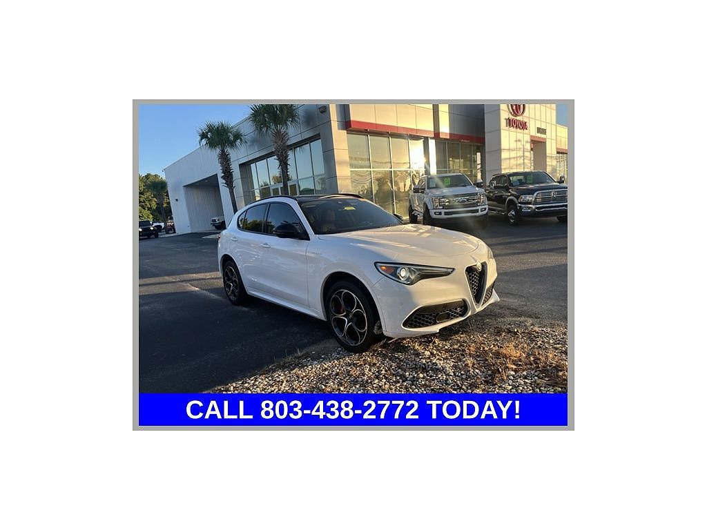 2022 Alfa Romeo Stelvio Veloce