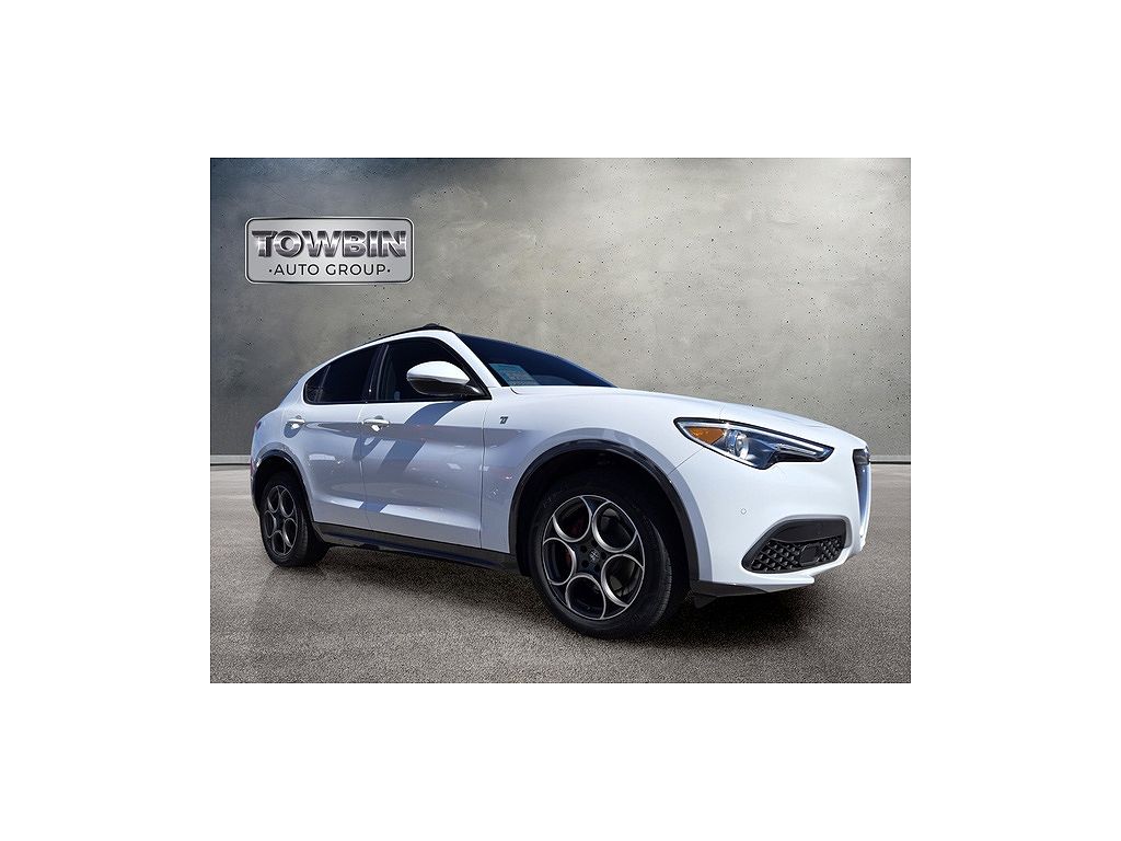 2022 Alfa Romeo Stelvio Veloce