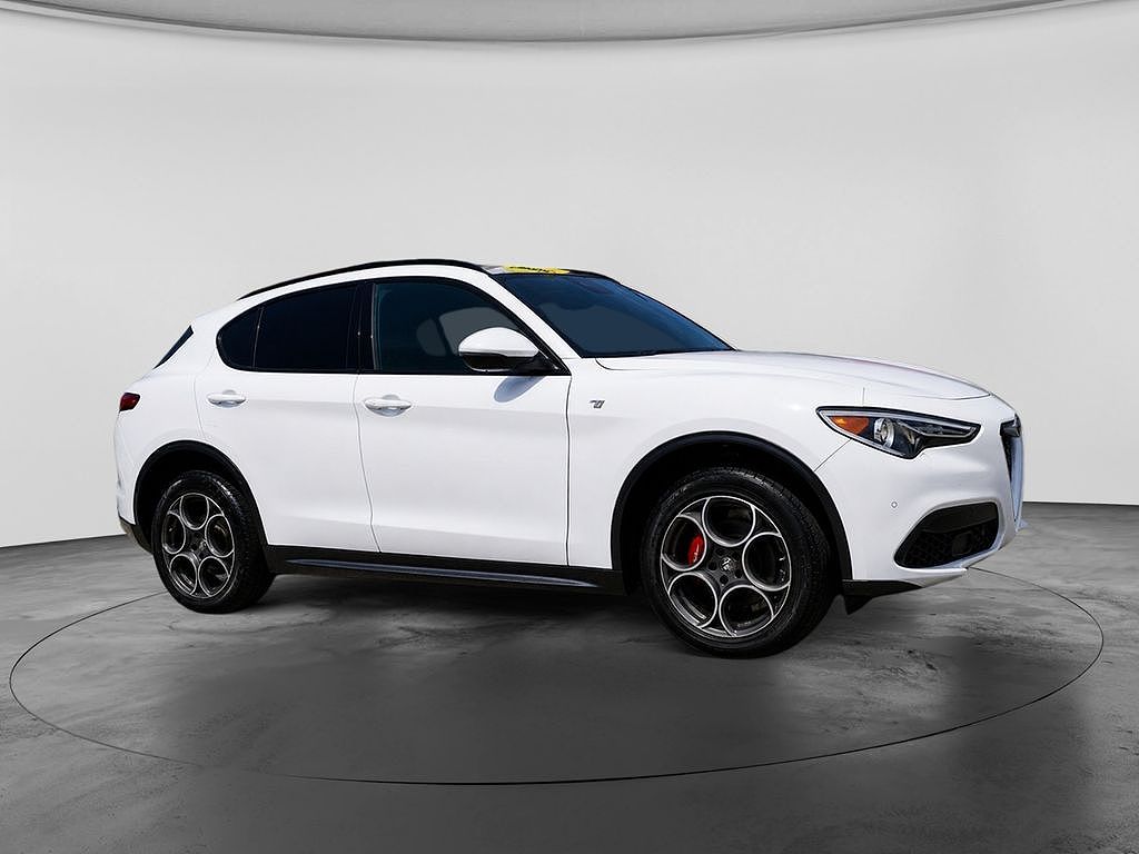 2022 Alfa Romeo Stelvio Ti