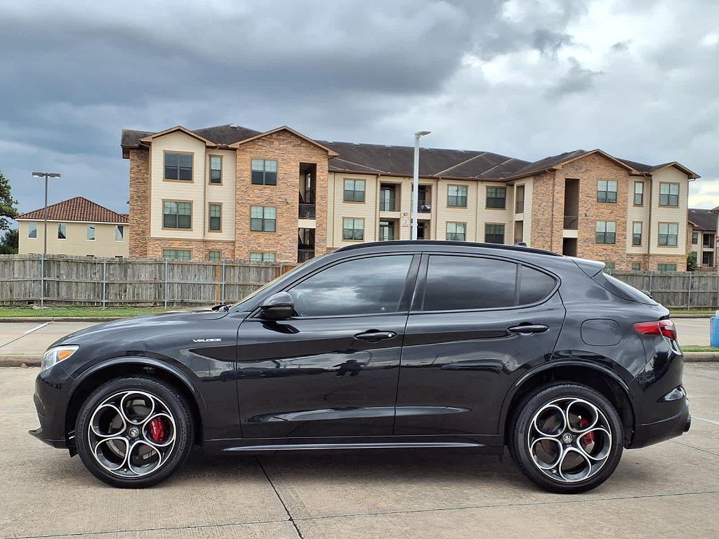2022 Alfa Romeo Stelvio Veloce