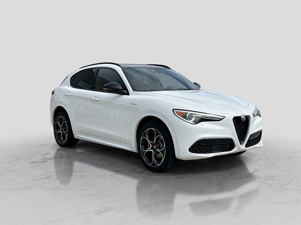 2023 Alfa Romeo Stelvio Veloce