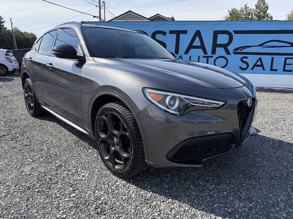 2022 Alfa Romeo Stelvio Veloce