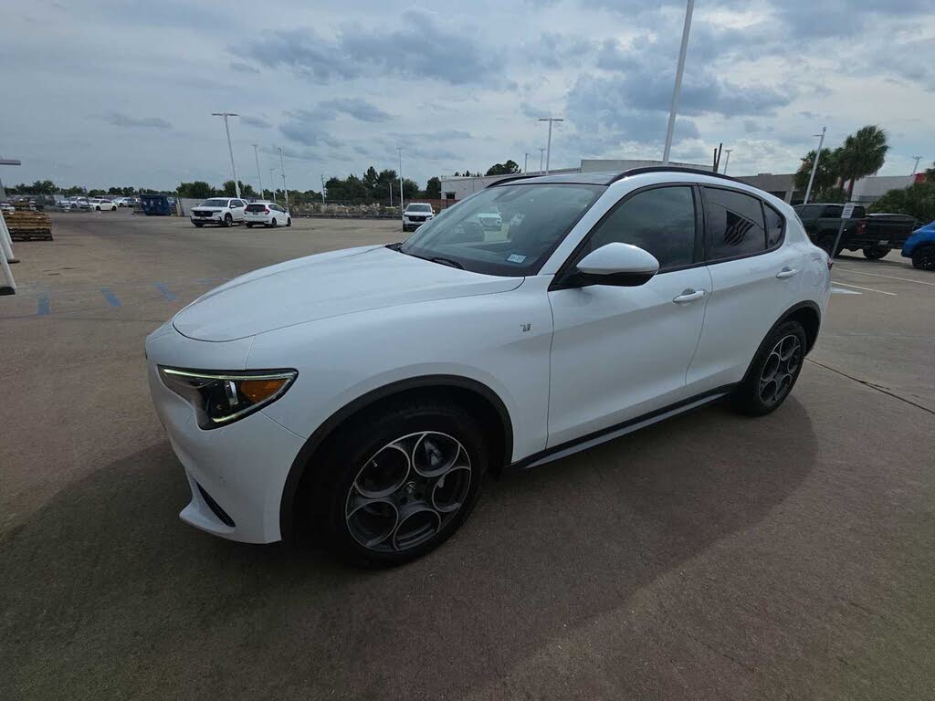 2022 Alfa Romeo Stelvio Veloce