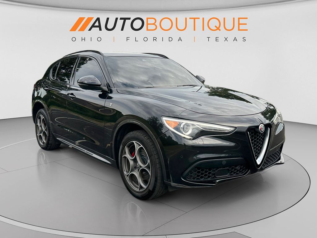 2023 Alfa Romeo Stelvio Estrema