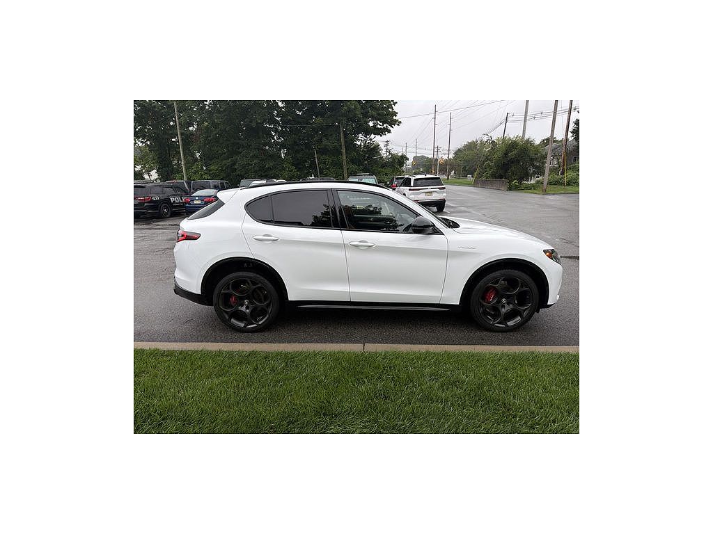 2024 Alfa Romeo Stelvio Veloce