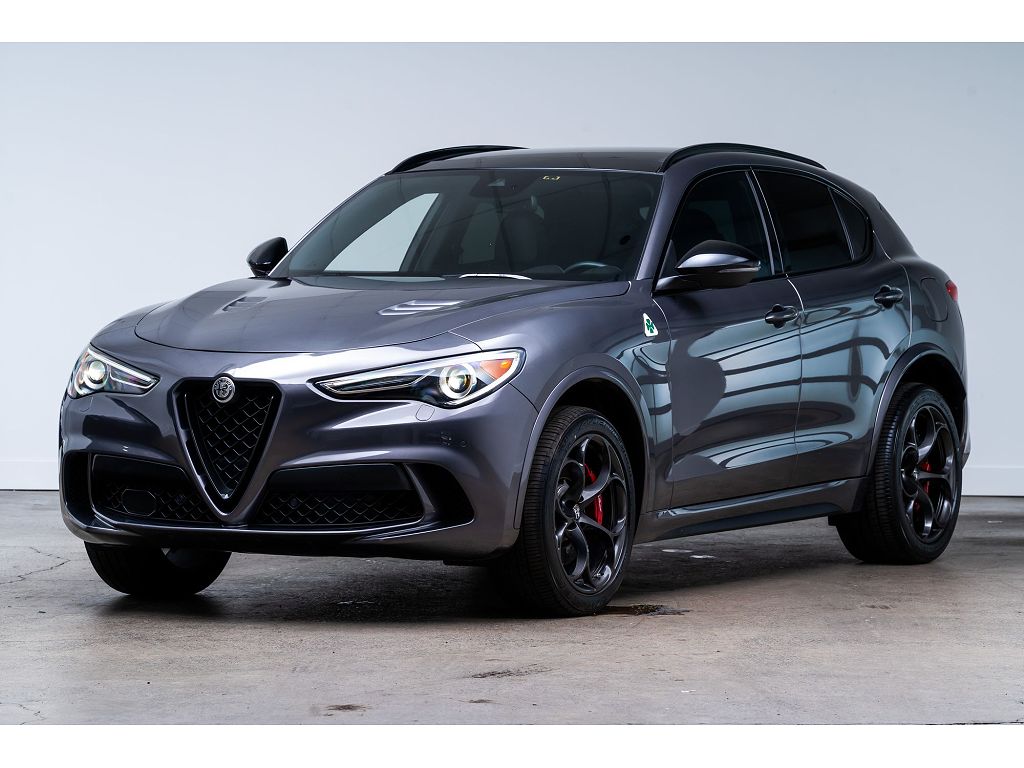 2022 Alfa Romeo Stelvio Quadrifoglio