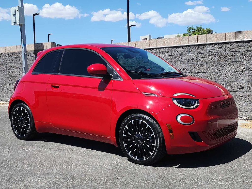 2024 Fiat 500e INSPI(RED)