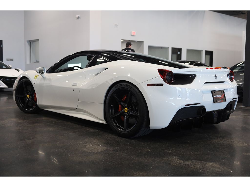 2016 Ferrari 488