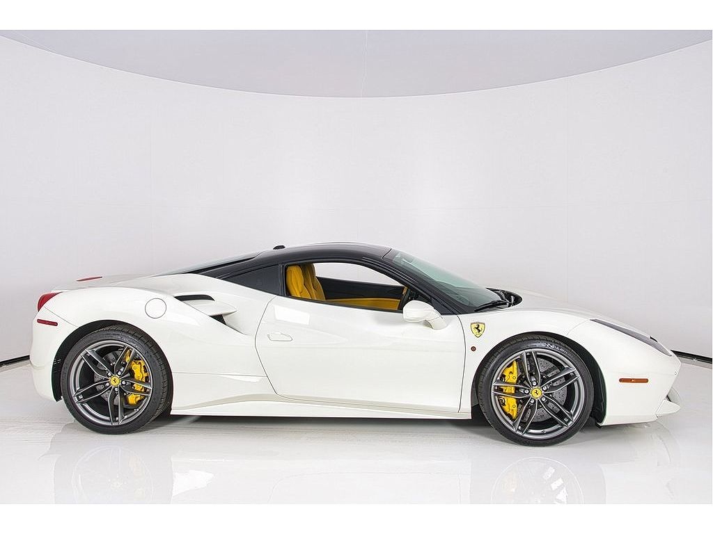 2016 Ferrari 488