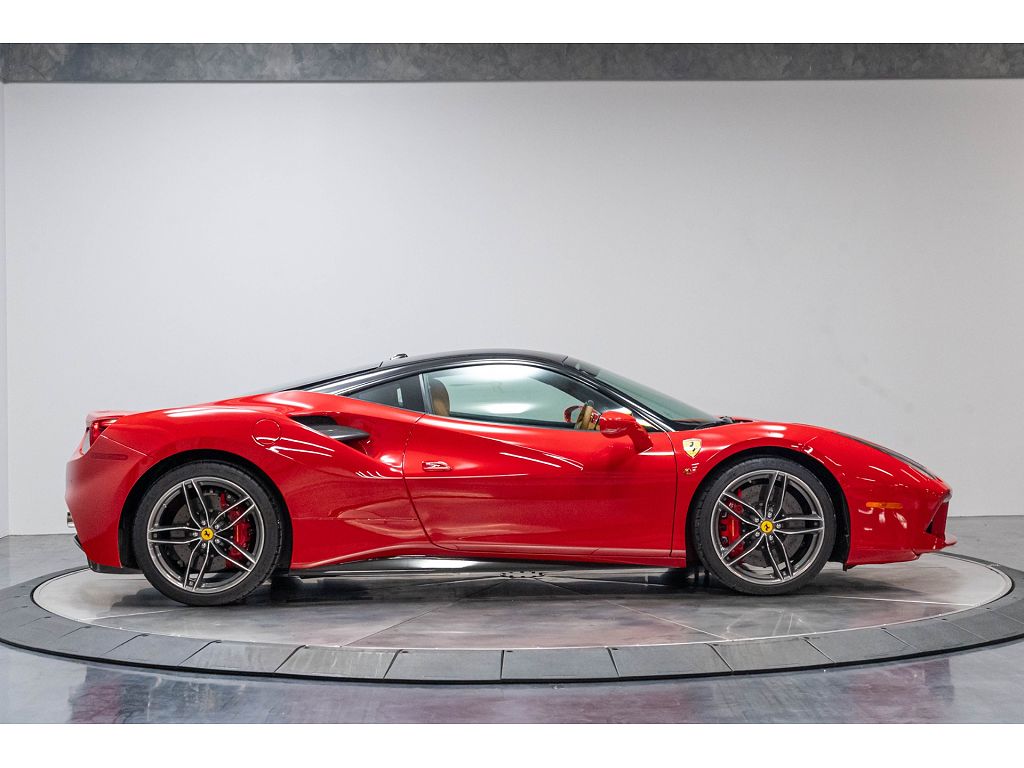 2016 Ferrari 488