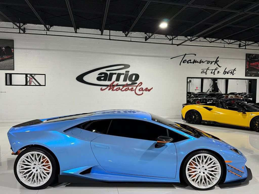 2017 Lamborghini Huracán LP 580-2