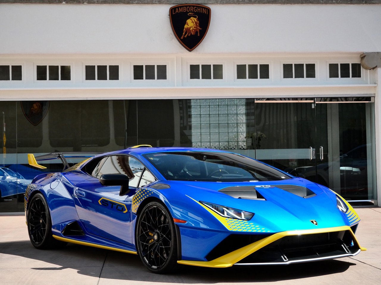 2022 Lamborghini Huracán STO