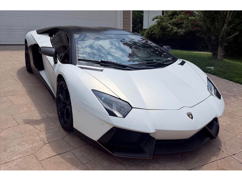 2012 Lamborghini Aventador LP 700-4